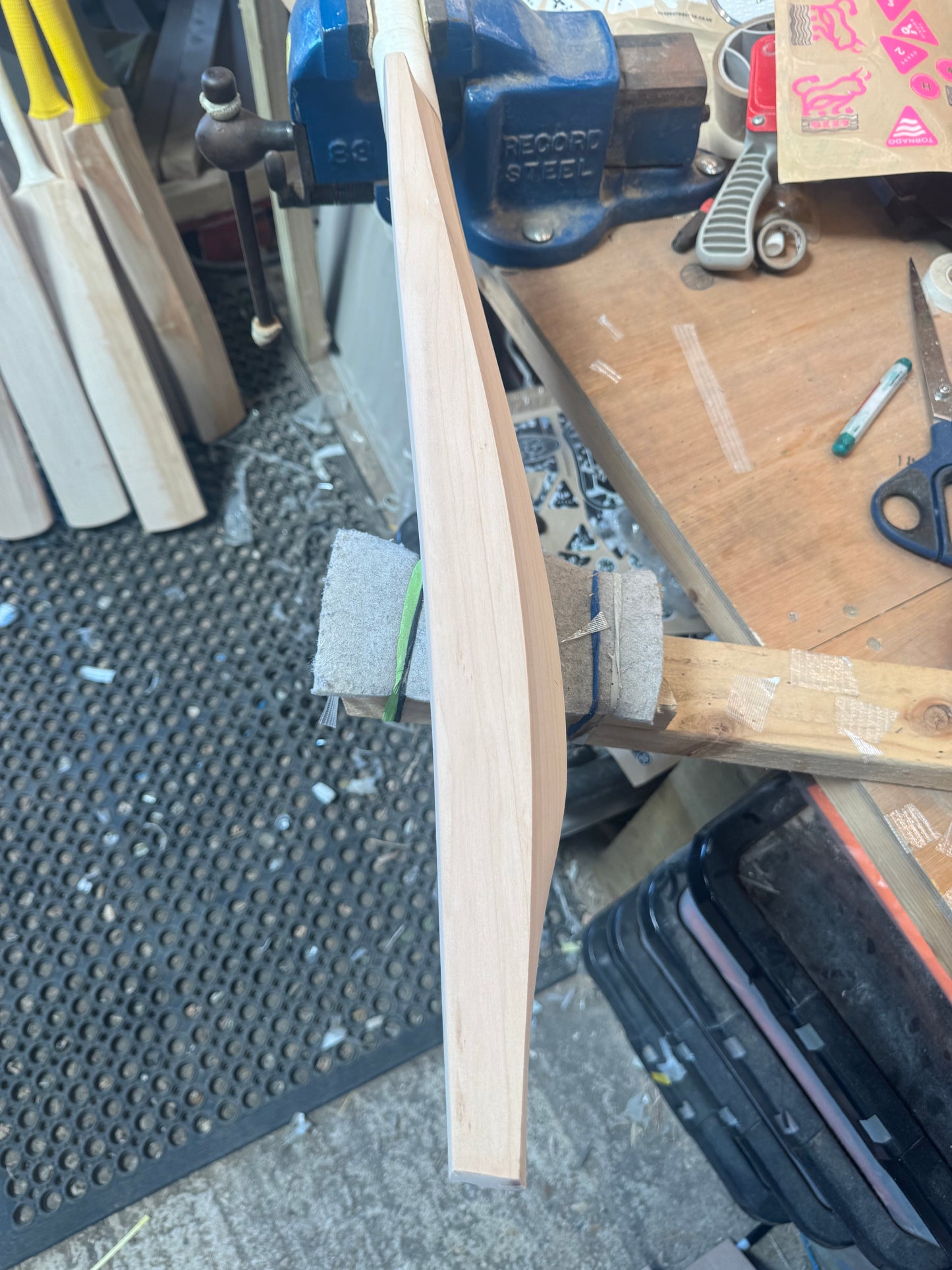 Grade 2, 2lbs 8.7oz, Mid-Low Middle, OX29 Handmade #461