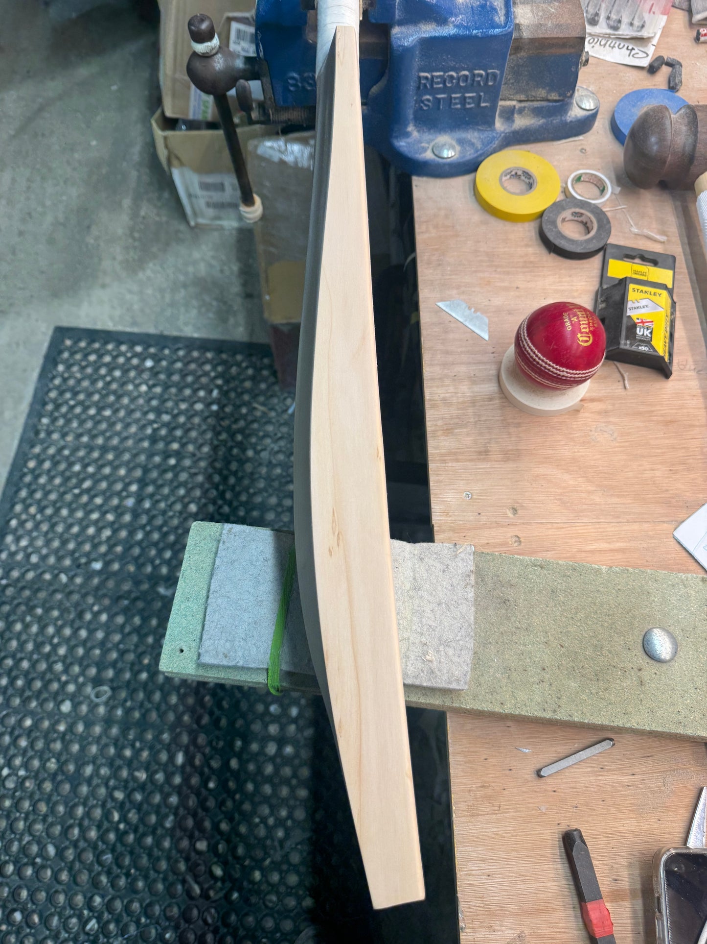 Players Grade, 2lbs 9.4oz Mid-Low Middle, OX29 Handmade #384