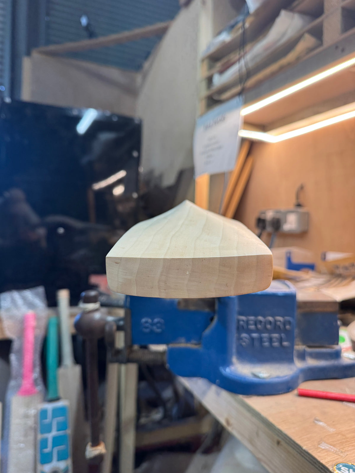 Players Grade, 2lbs 8.7oz Mid-Low Middle, OX29 Handmade #518