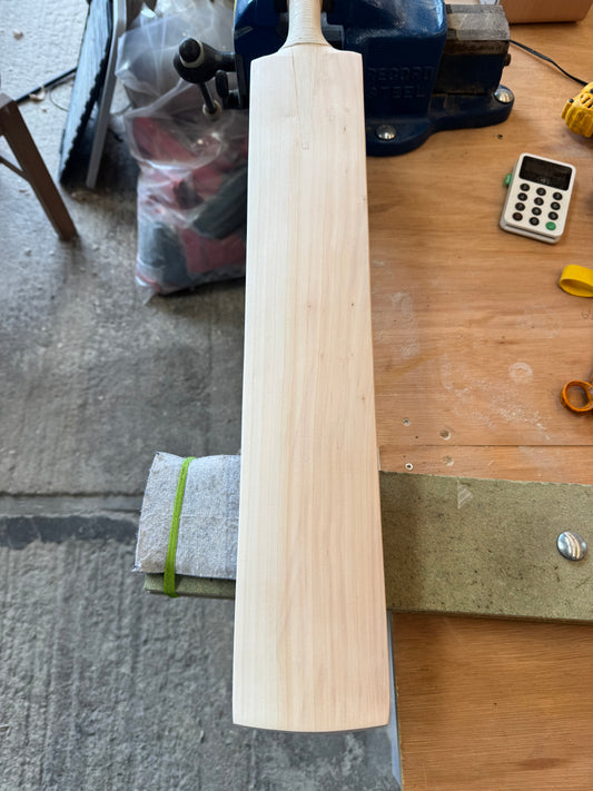 Grade 3, TRADITIONAL SHAPE, 2lbs 6.7oz, Low Middle - OX29 Handmade #280