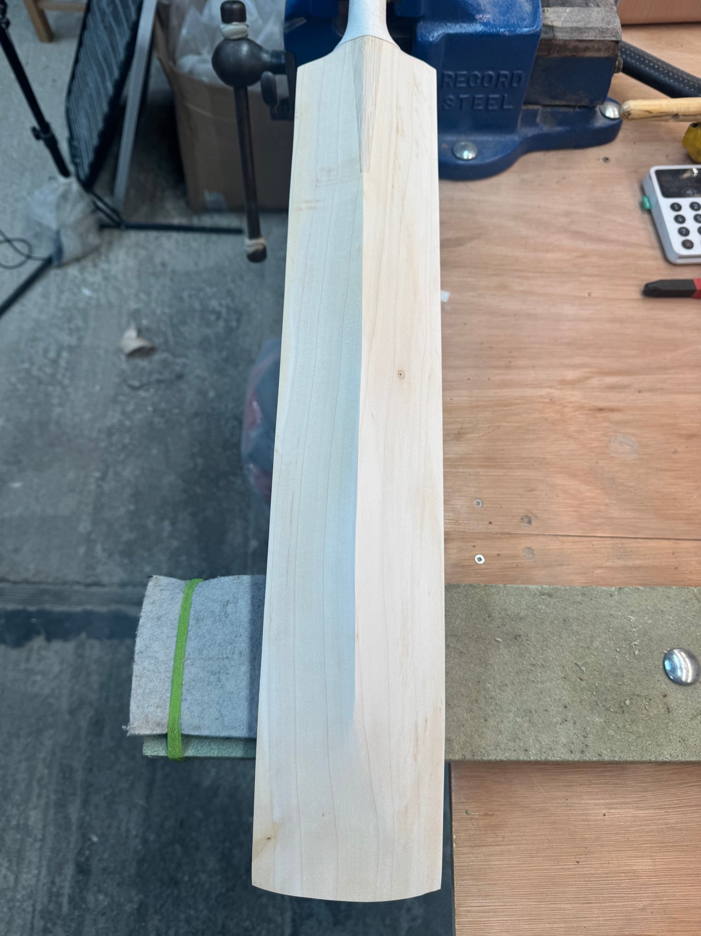 Grade 2, 2lbs 9oz, Low Middle - OX29 Handmade #285