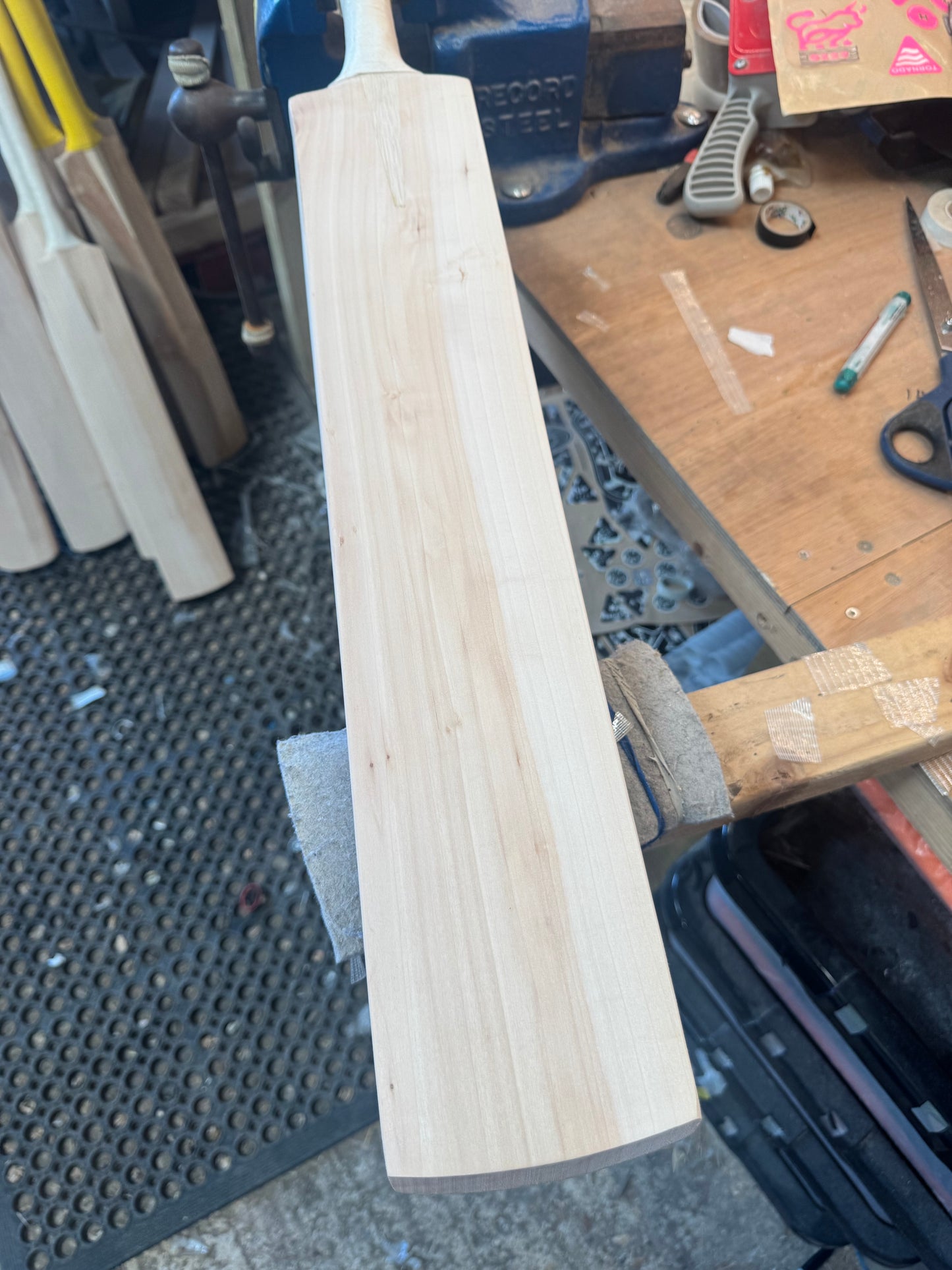 Grade 3, 2lbs 8.6oz, Mid-Low Middle, OX29 Handmade #460