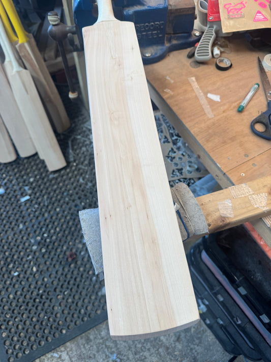 Grade 3, 2lbs 8.6oz, Mid-Low Middle, OX29 Handmade #460