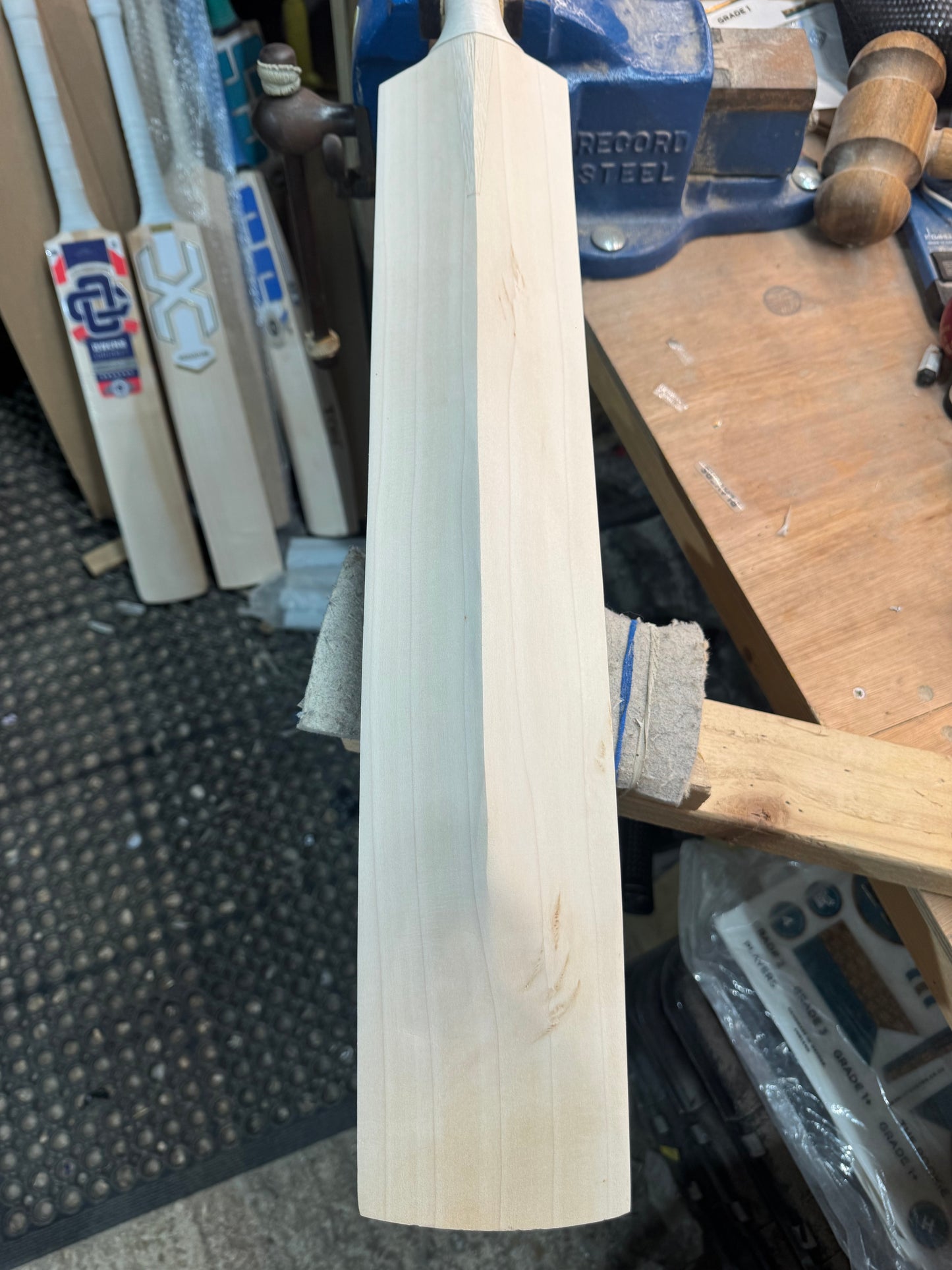 Players Grade, 2lbs 8.6oz Mid-Low Middle, OX29 Handmade #504