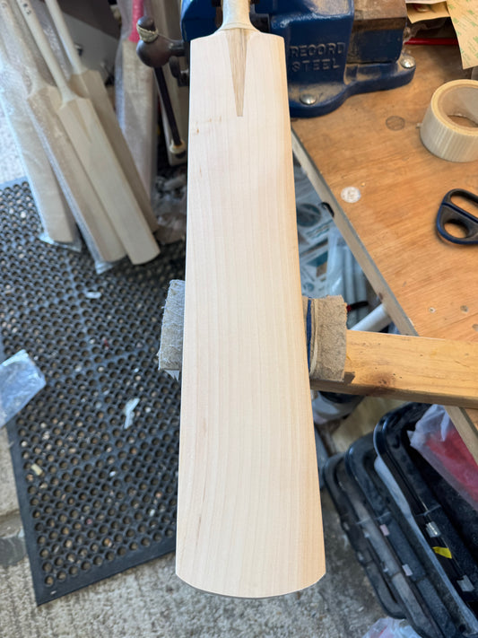 HEAVY Grade 1 Plus, 2lbs 11oz, Mid-Low Middle, OX29 Handmade #572