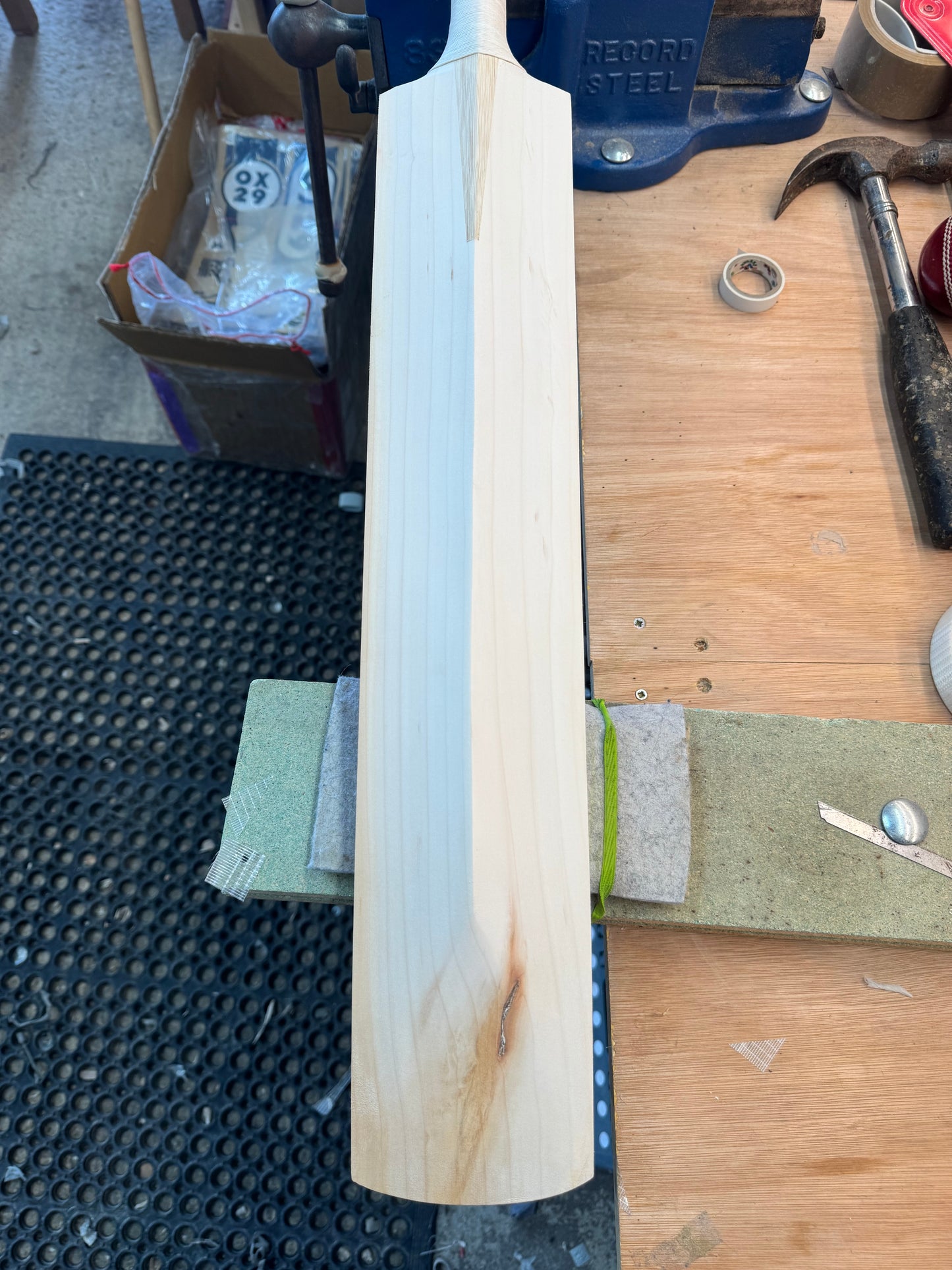 Grade 1, 2lb 11.1oz, TRADITIONAL PROFILE, Low Middle - OX29 Handmade #314