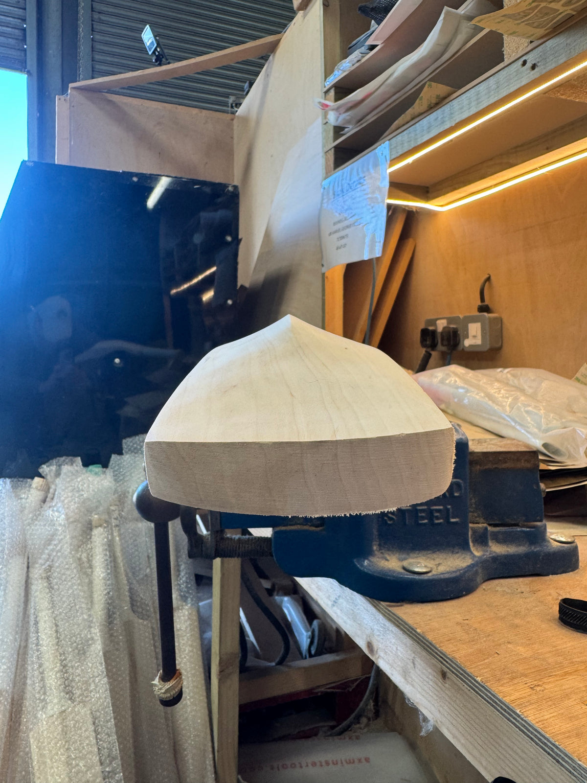 Grade 3, 2lbs 7.3oz, Mid-Low Middle, OX29 Handmade #554