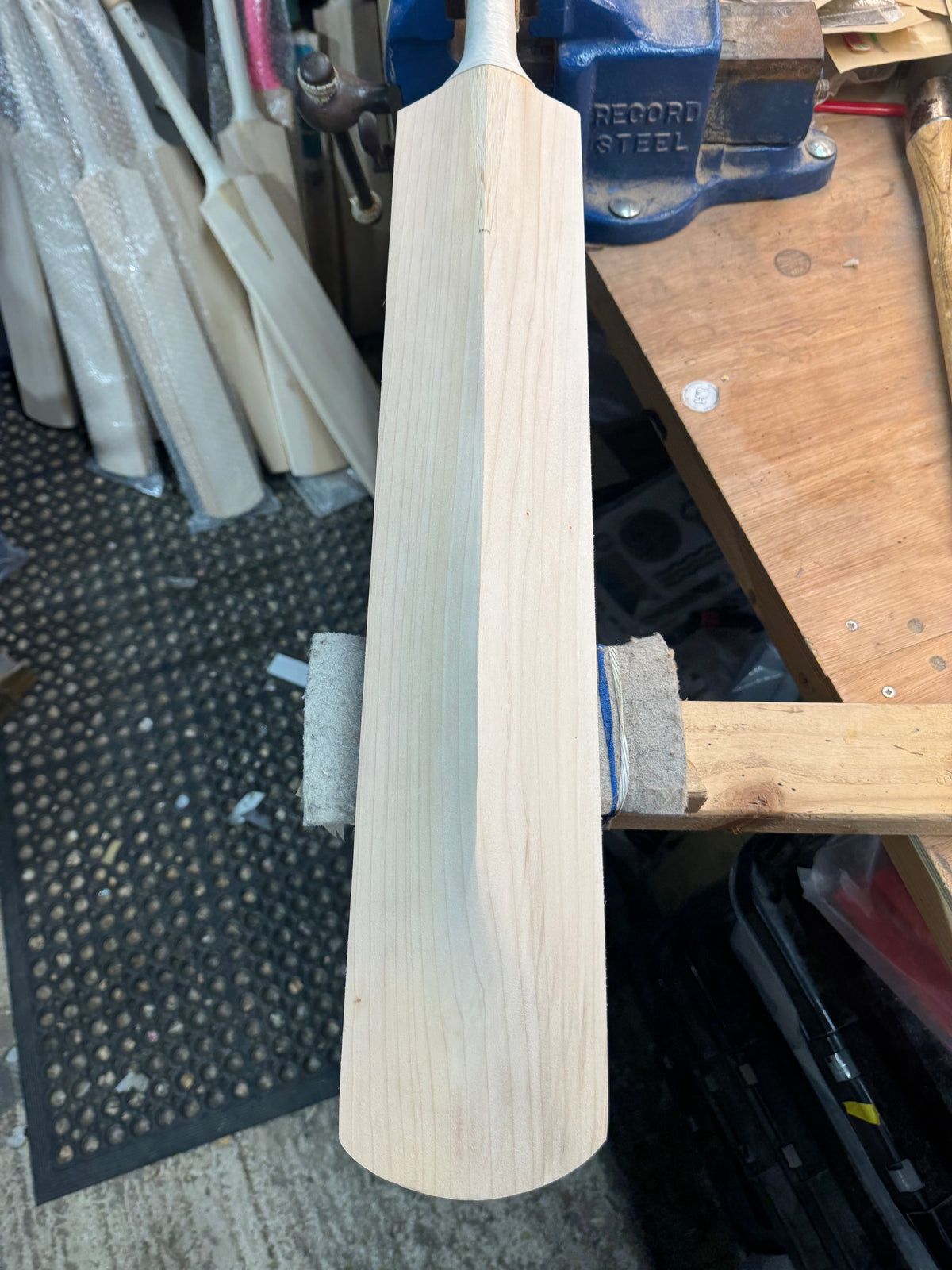 STORM - Grade 1 Plus, 2lbs 11.4, Classic Shape, OX29 Handmade #564