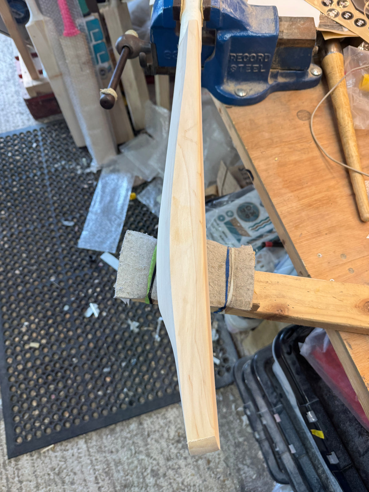 Grade 3, 2lbs 7.7oz, Mid-Low Middle, OX29 Handmade #559