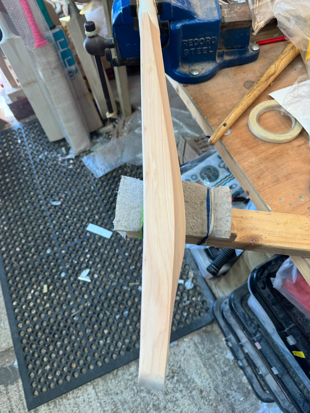 Grade 3, 2lbs 10.5, Mid-Low Middle, OX29 Handmade #561
