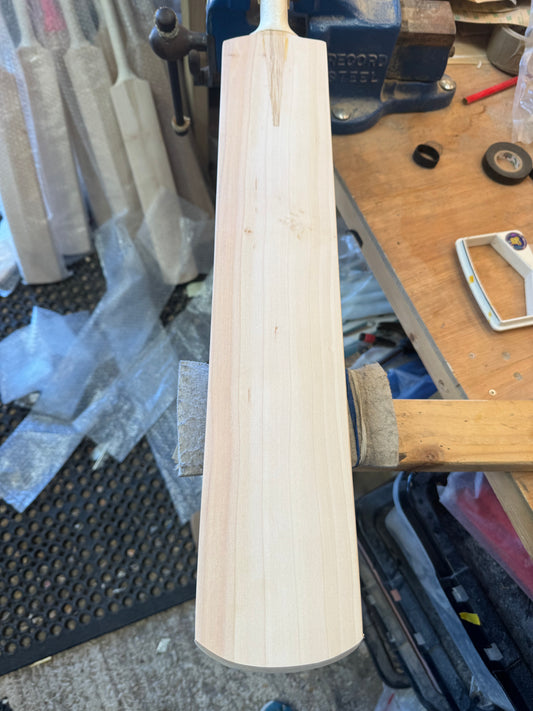 Grade 3, 2lbs 8.2oz, Mid-Low Middle, OX29 Handmade #556