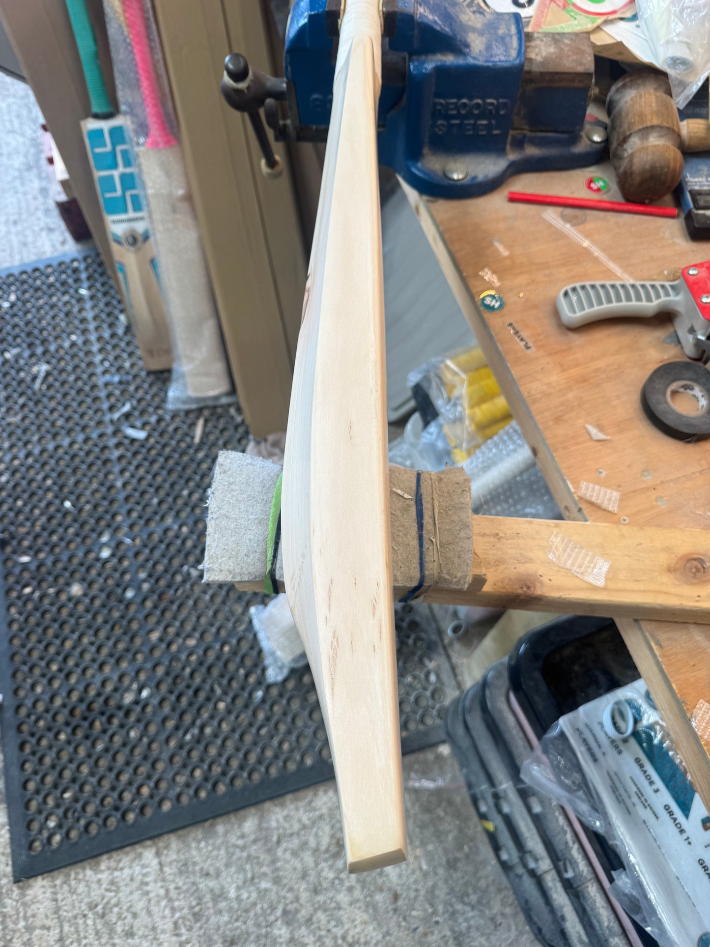 Players Grade with Natural Defect, 2lbs 9oz Mid-Low Middle, OX29 Handmade #513