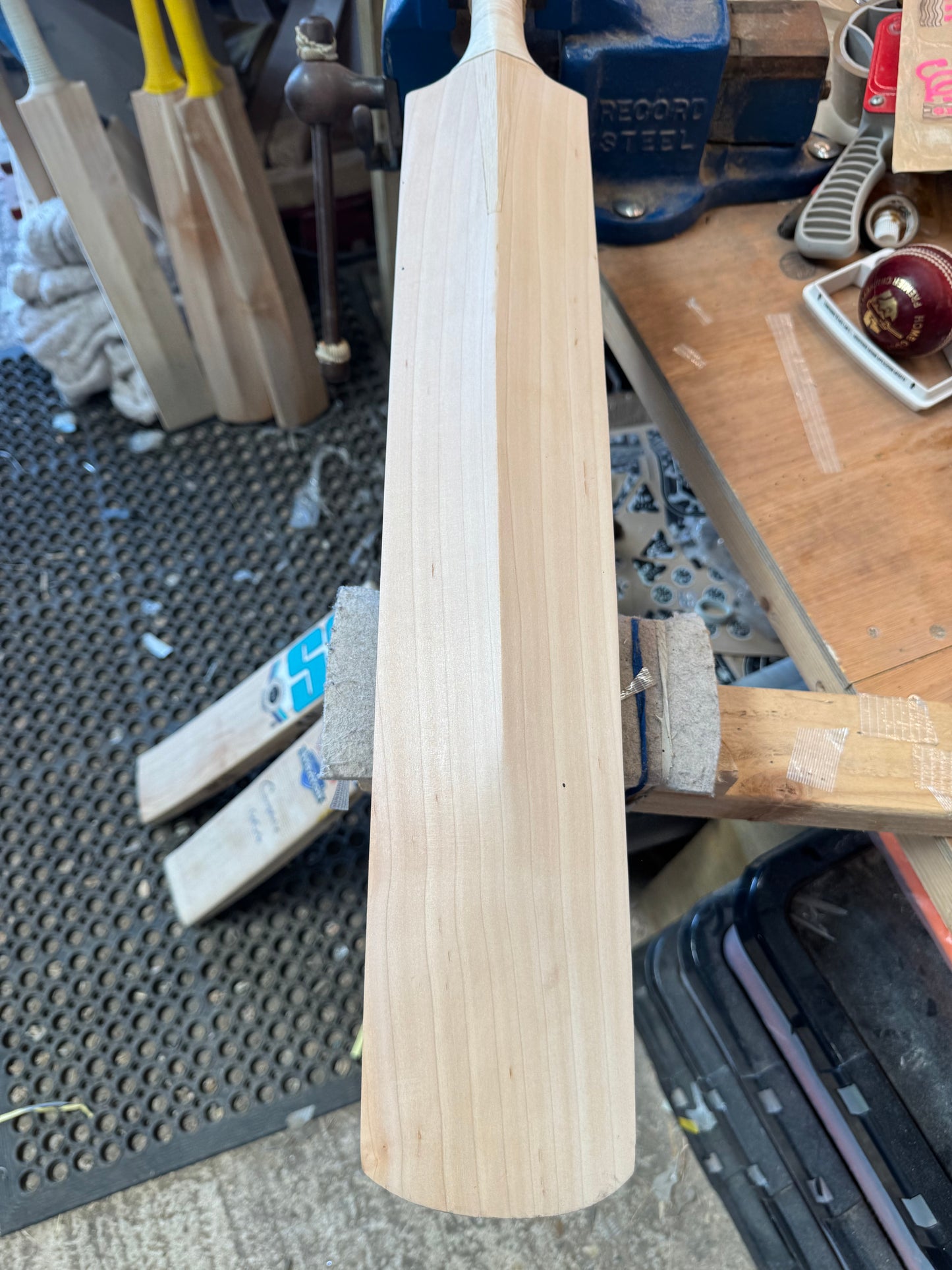 Grade 2, 2lbs 8.9, Mid Middle, OX29 Handmade #464