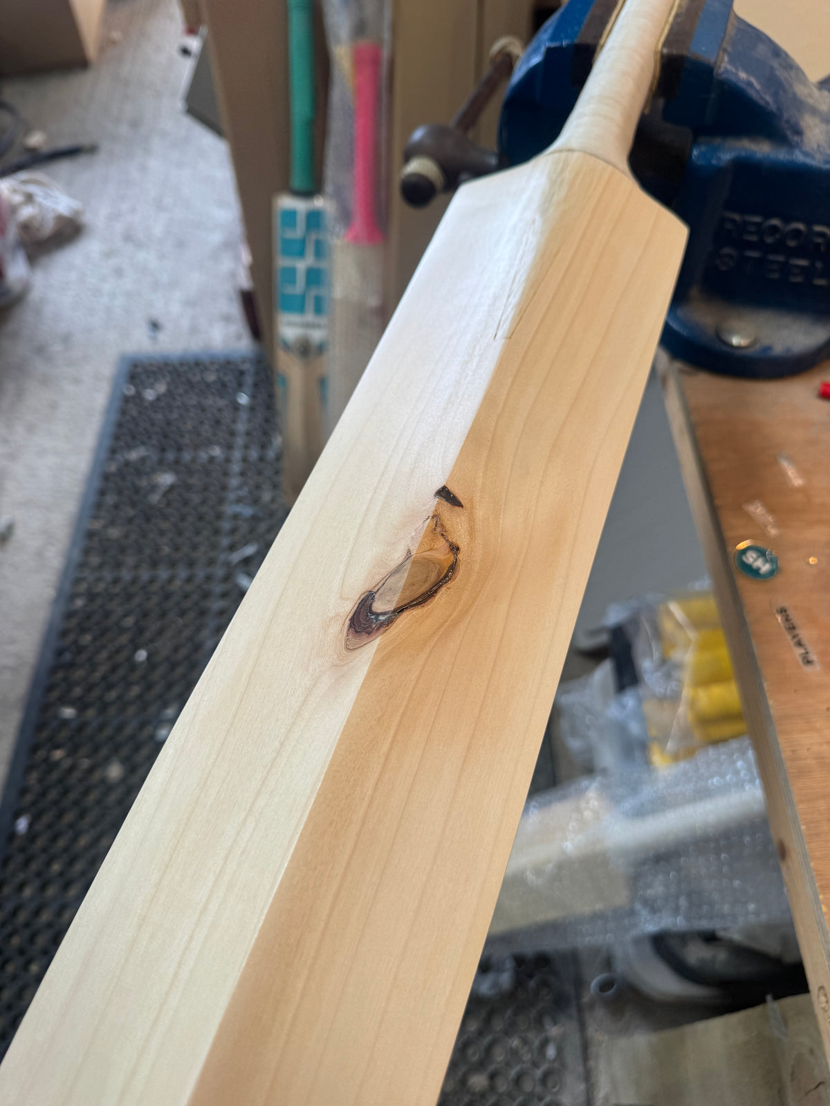 Players Grade with Natural Defect, 2lbs 9oz Mid-Low Middle, OX29 Handmade #513
