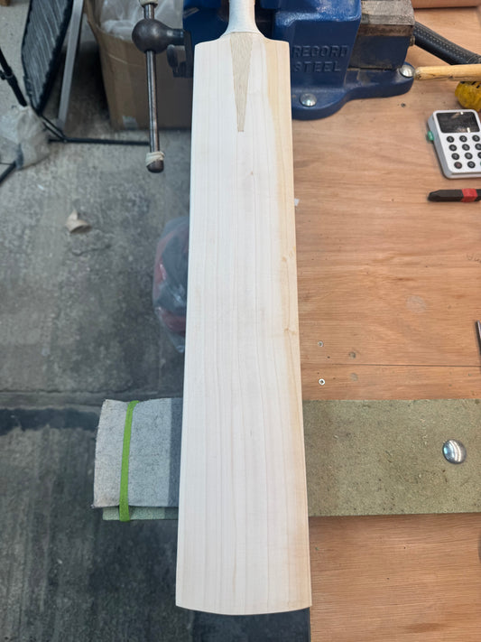 Grade 2, 2lbs 9oz, Low Middle - OX29 Handmade #285