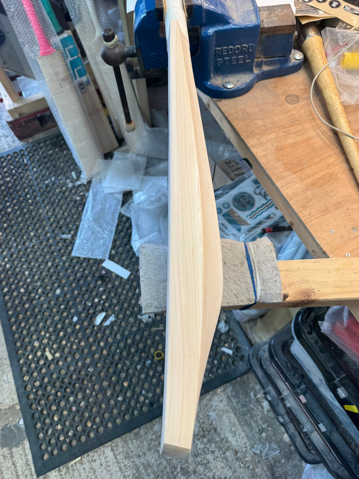 Grade 3, 2lbs 8.8oz, Mid-Low Middle, OX29 Handmade #558