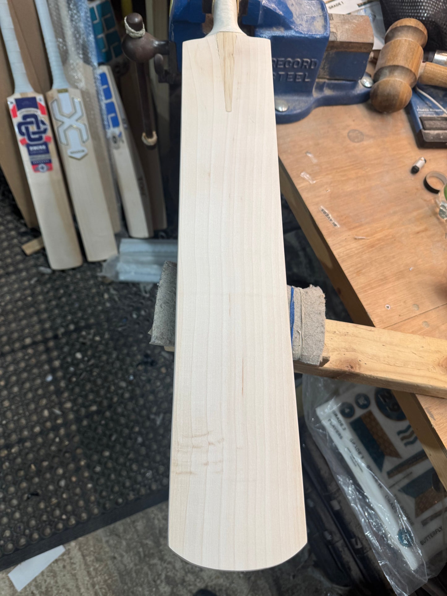 Players Grade, 2lbs 8.4oz Low Middle, OX29 Handmade #501
