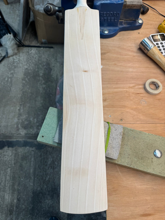 Grade 3, 2lbs 8.8oz, Mid-Low Middle - OX29 Handmade #310