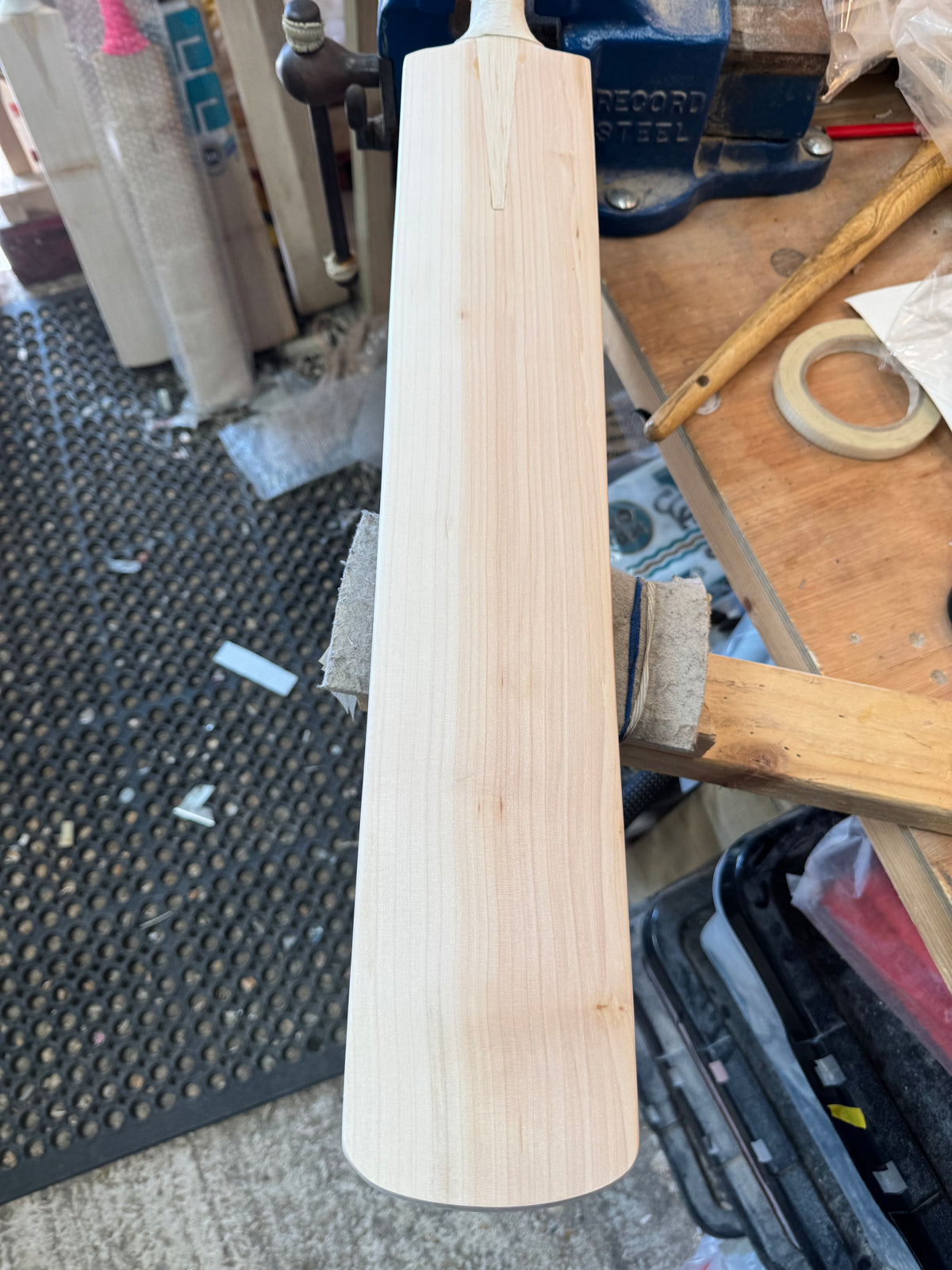 Grade 3, 2lbs 10.5, Mid-Low Middle, OX29 Handmade #561