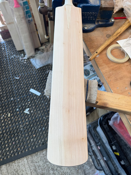 Grade 3, 2lbs 10.5, Mid-Low Middle, OX29 Handmade #561