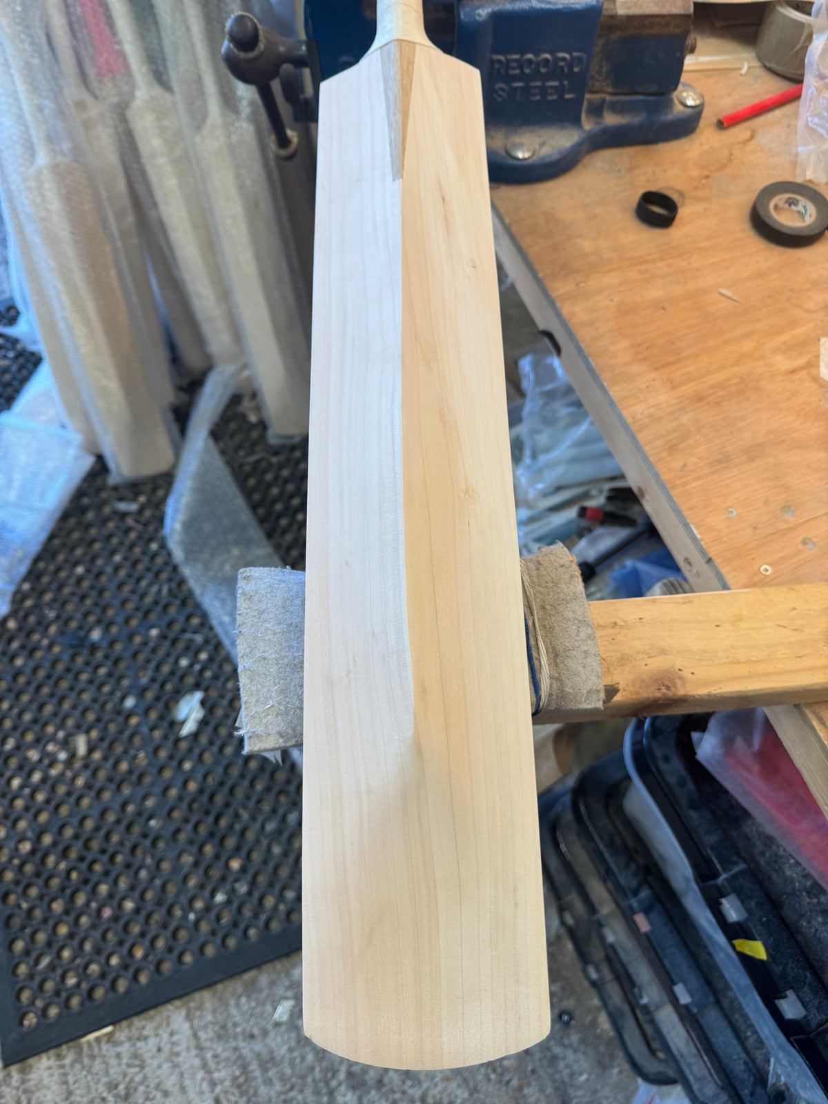 Grade 3, 2lbs 7.5oz, Mid-Low Middle, OX29 Handmade #555