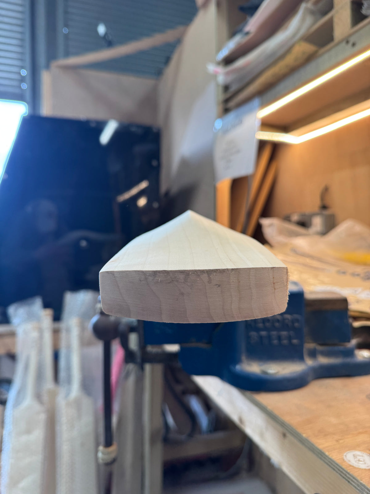 Grade 2, Inch SB, 2lbs 8.8oz, Classic Shape, OX29 Handmade #574