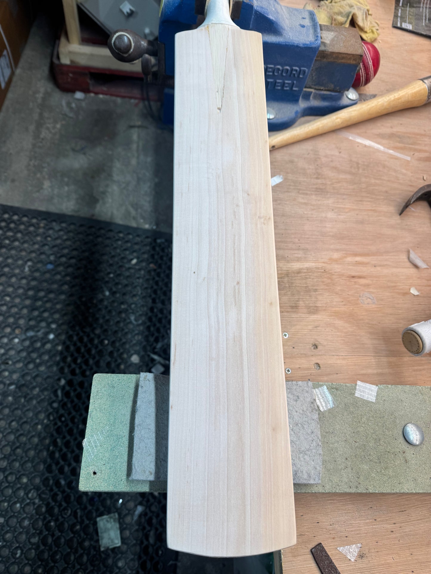 Grade 3, 2lbs 10.5oz Mid-Low Middle - OX29 Handmade #329