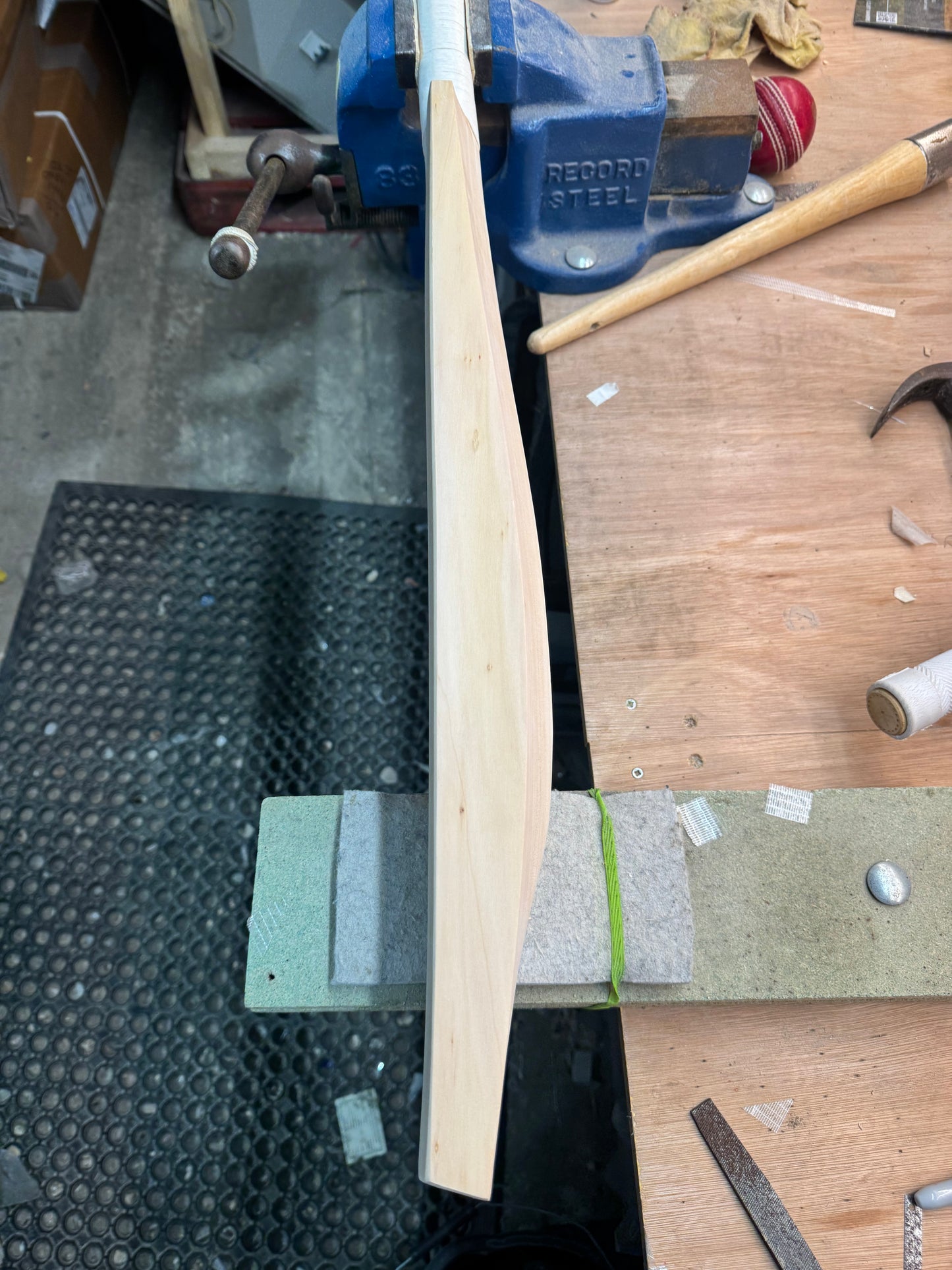 Grade 3, 2lbs 10.5oz Mid-Low Middle - OX29 Handmade #329