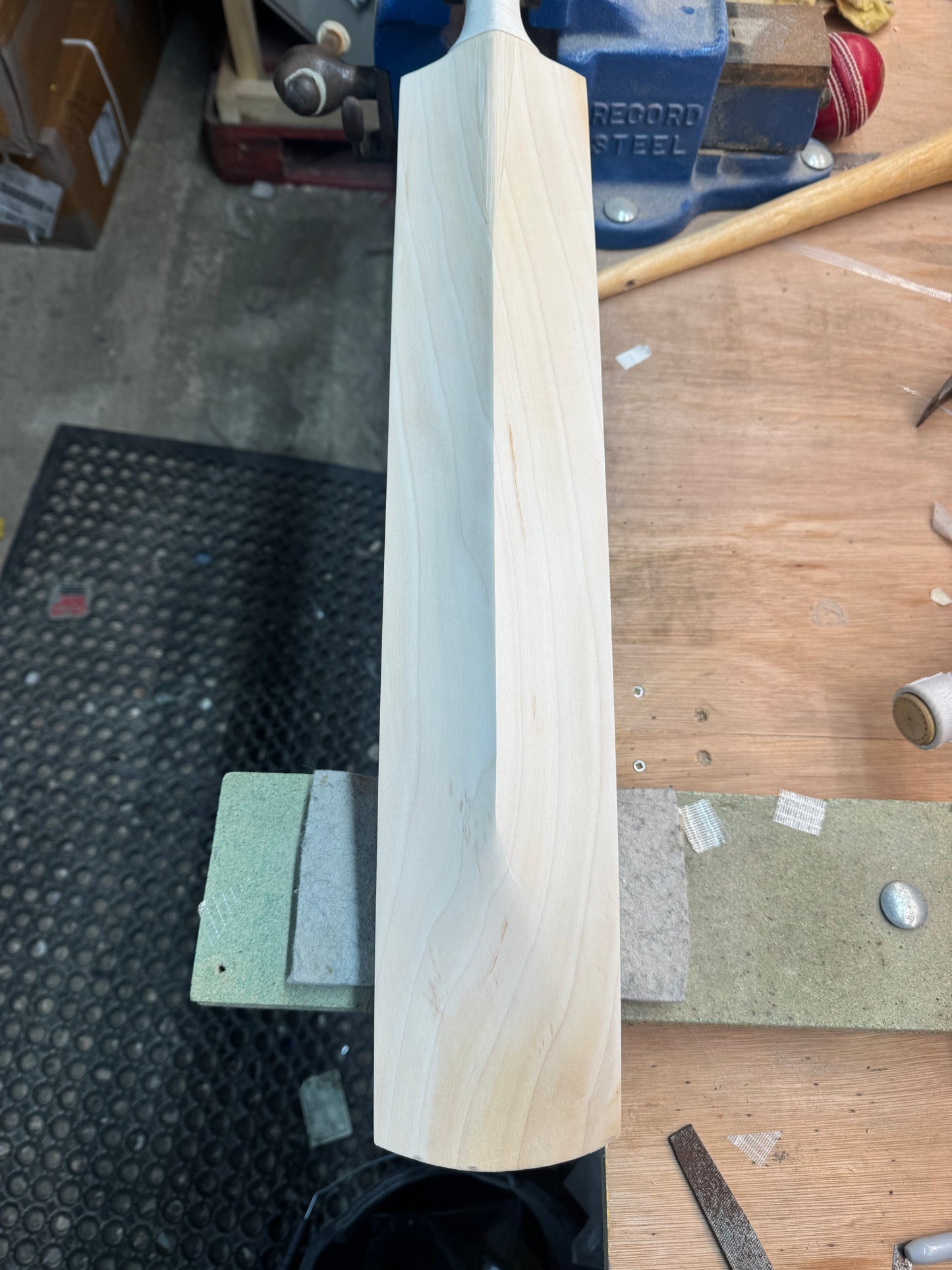 Grade 3, 2lbs 10.2oz, Low Middle - OX29 Handmade #330