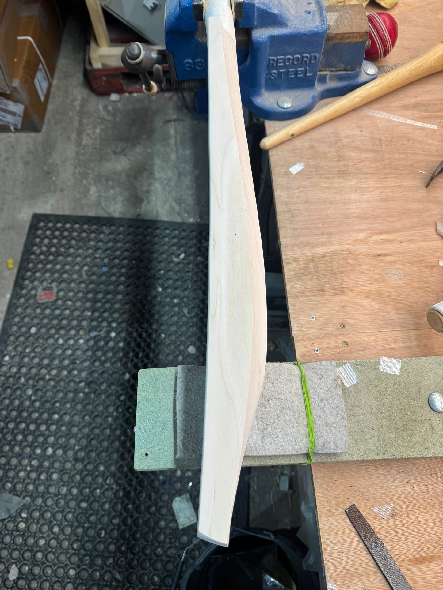 Grade 3, 2lbs 10.2oz, Low Middle - OX29 Handmade #330