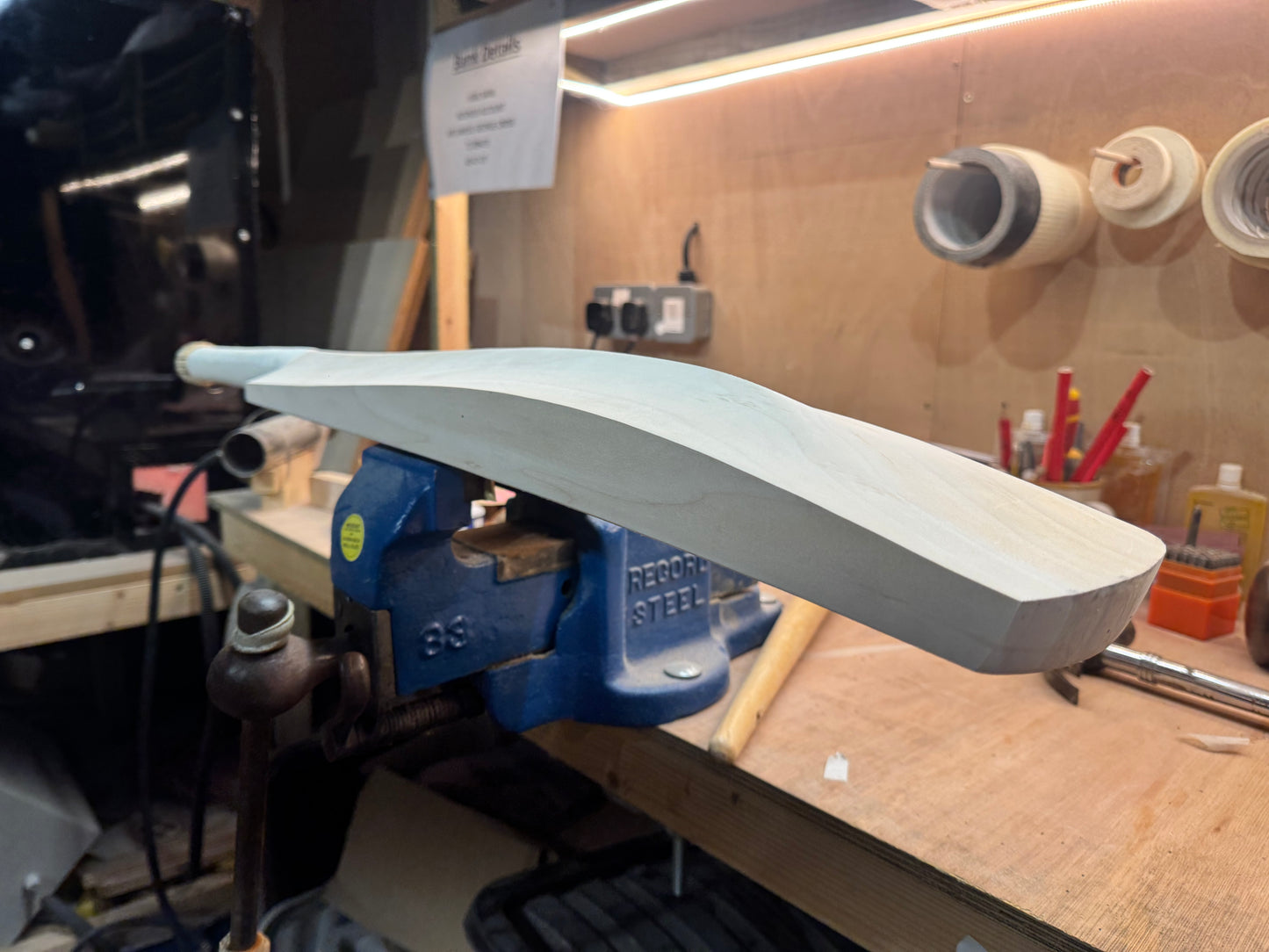 Grade 3, 2lbs 10.2oz, Low Middle - OX29 Handmade #330