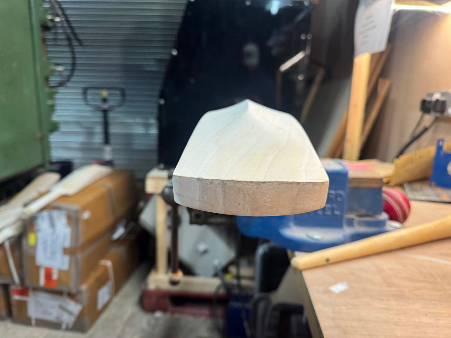 Grade 3, 2lbs 10.2oz, Low Middle - OX29 Handmade #330