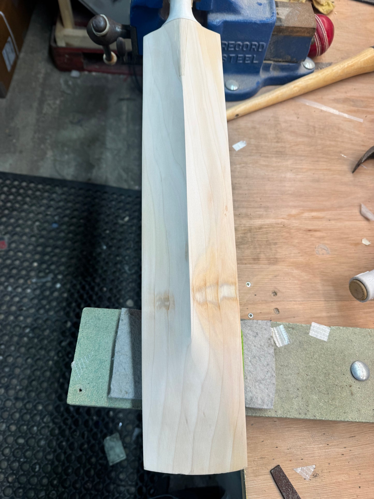 Butterfly Grade, 2lbs 11.3oz, Mid-Low Middle - OX29 Handmade #331