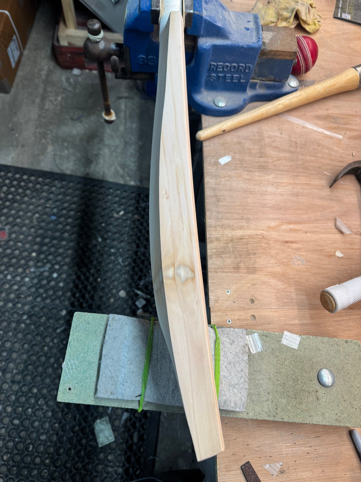 Butterfly Grade, 2lbs 11.3oz, Mid-Low Middle - OX29 Handmade #331