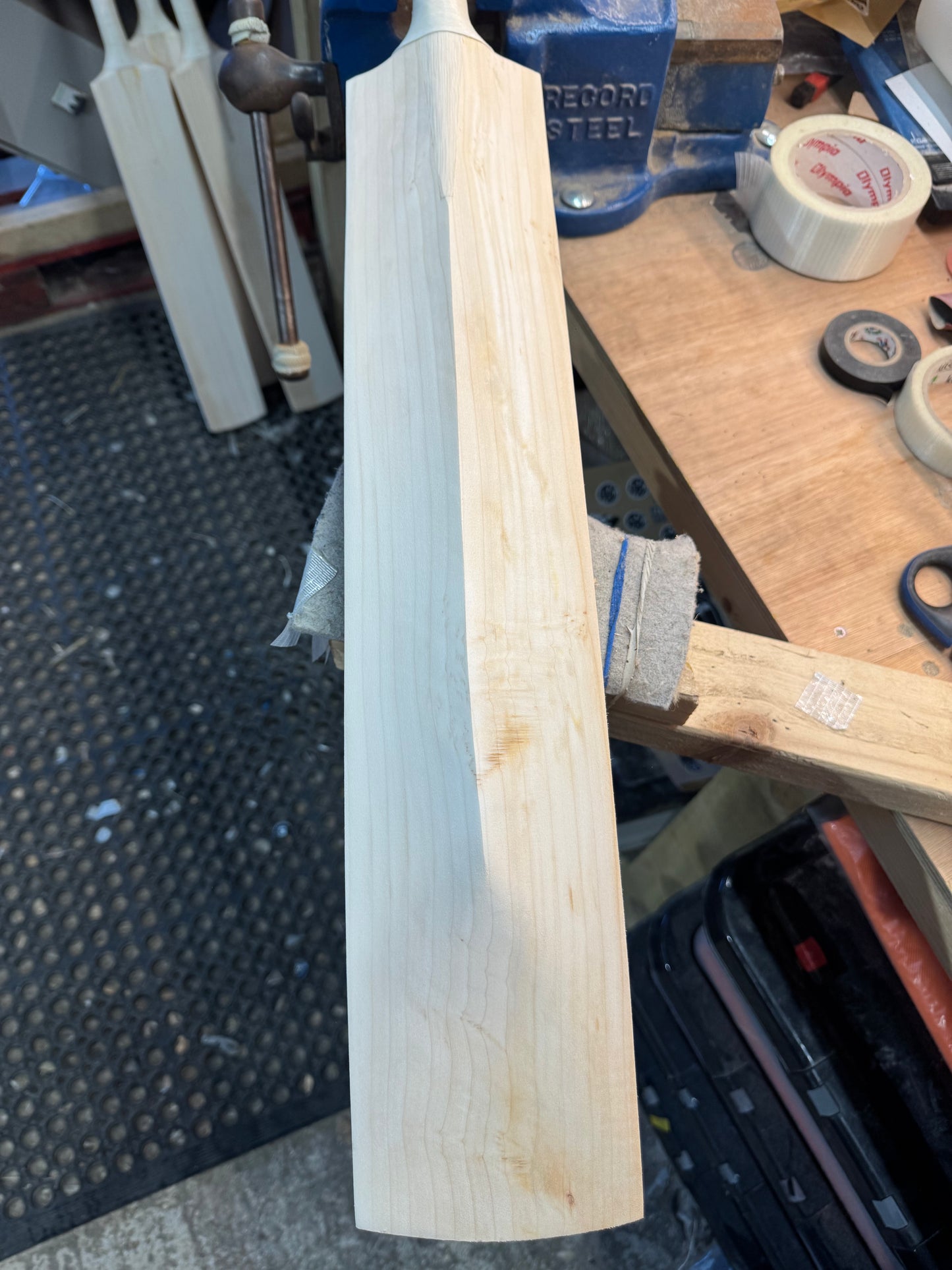 Players Grade, 2lbs 9.9oz Mid-Low Middle, OX29 Handmade #443