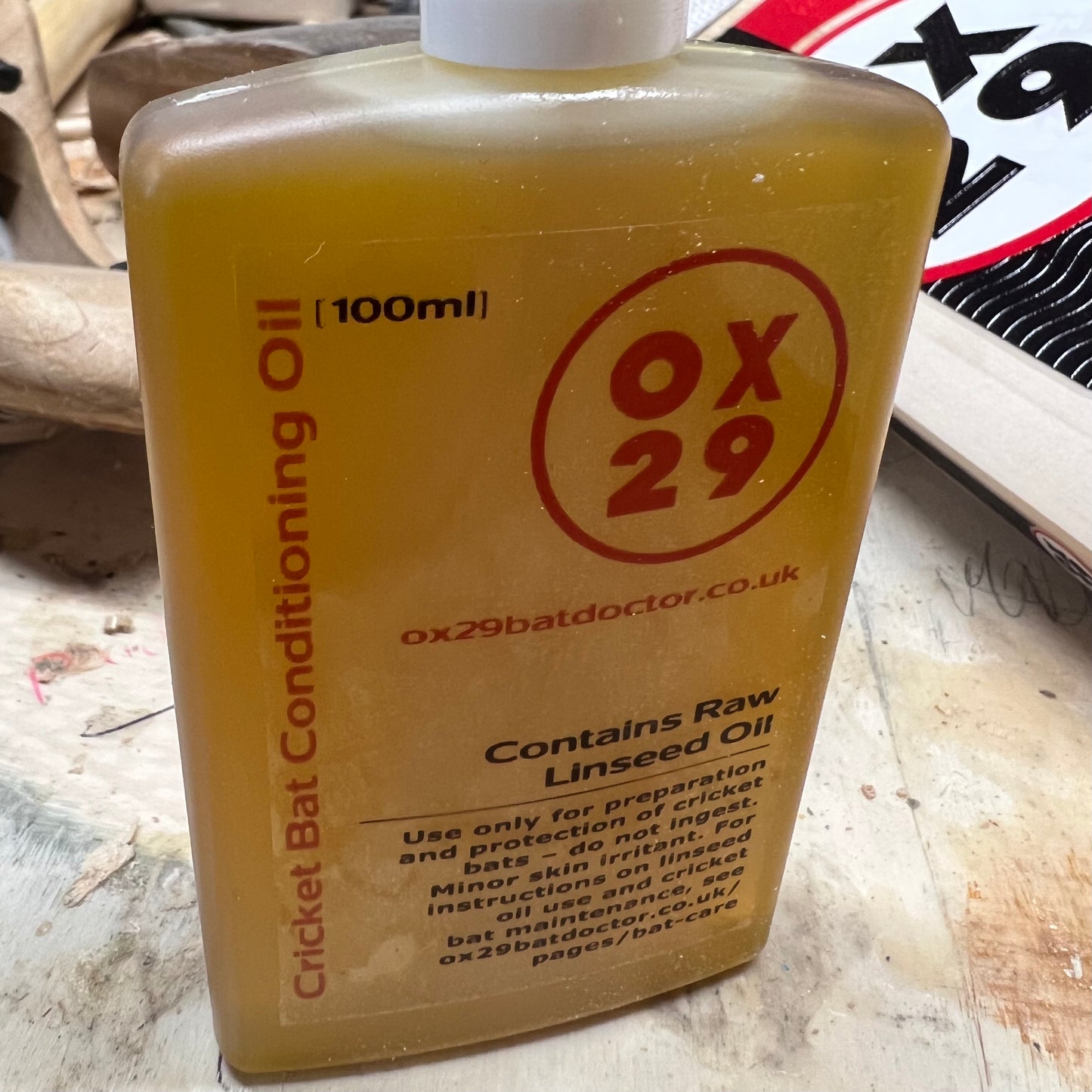 OX29 Bat Doctor Cricket Bat Conditioning Oil, Raw Linseed Oil, 100ml